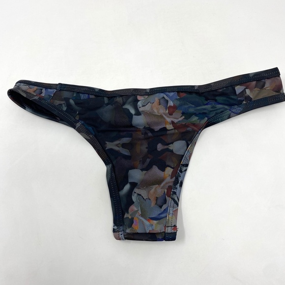 Tavik Womens Jayden Moderate Swim Bottom ONLY in Petale Noir Small - Picture 3 of 8